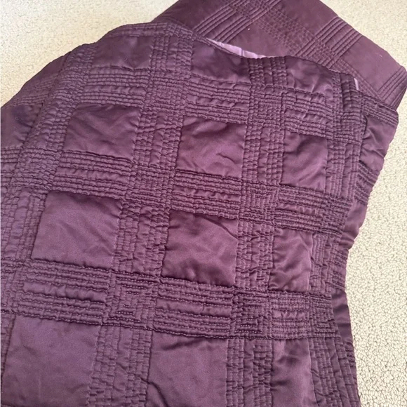Fieldcrest Silk Set of King Shams and Comforter/Quilt in Deep Purple - Picture 5 of 6